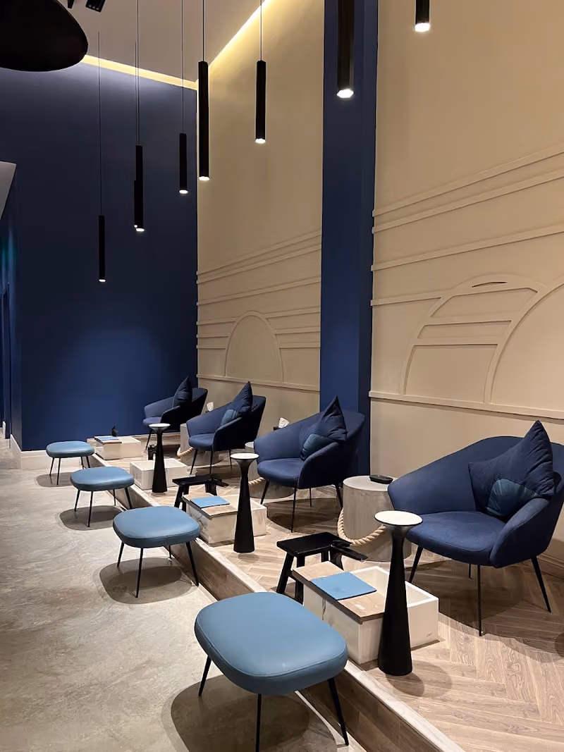 Circle Nail Bar