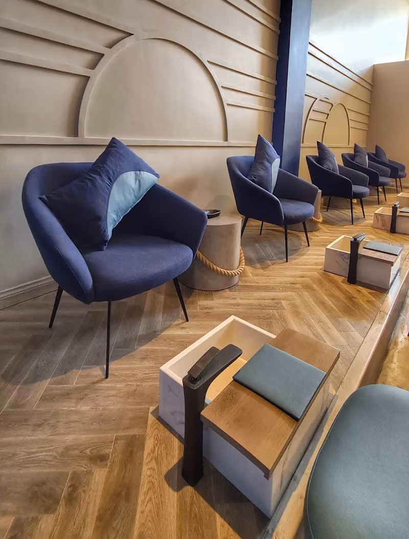 Circle Nail Bar