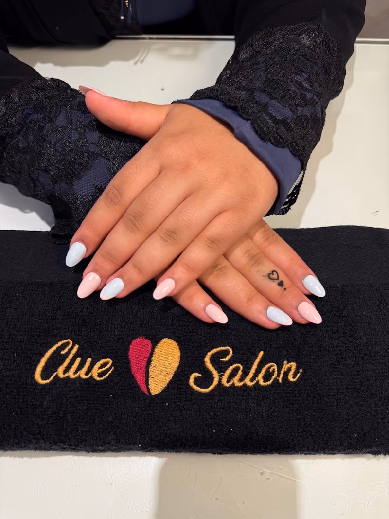 Clue salon