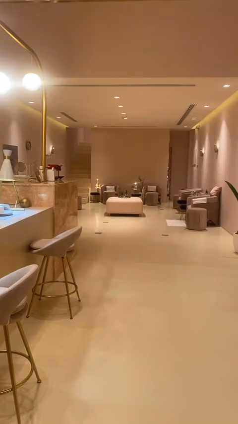 Coco bar nail & hair