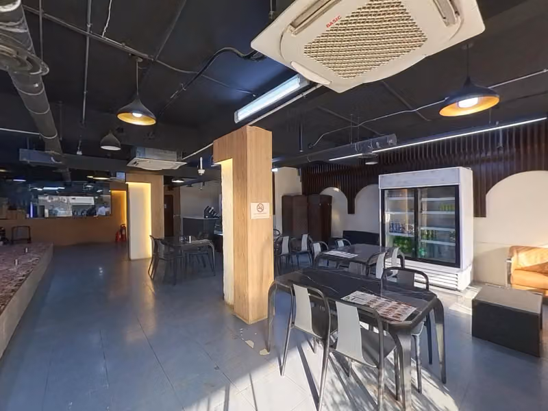 Compact & Popular Restaurant مطعم مضغوت وشعبيات