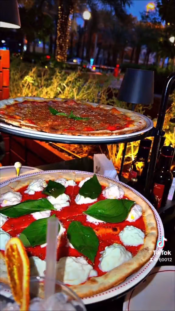 Crazy Pizza Oud Square