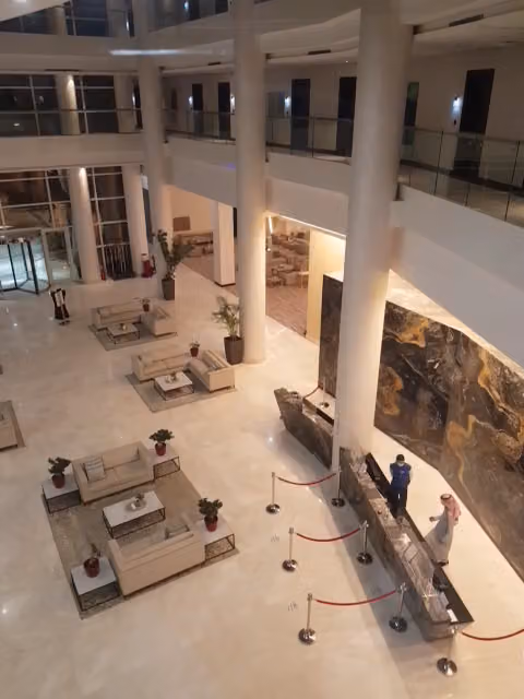 فندق كريستال اماكن