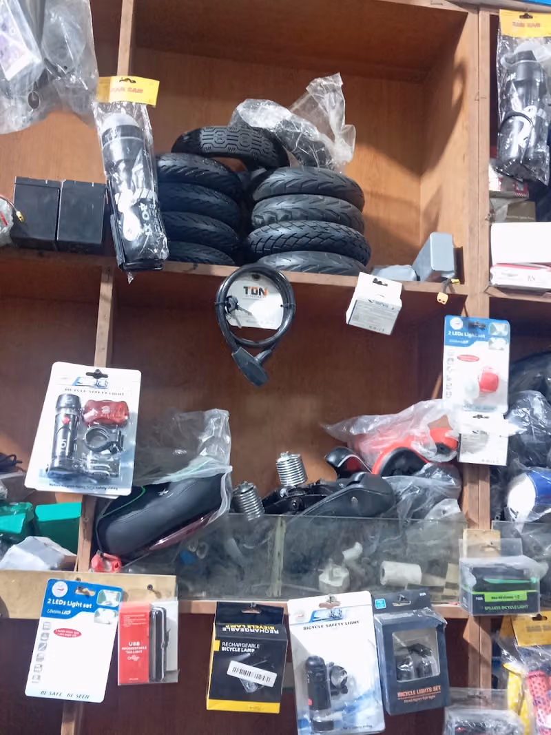 Cycle & scooter repair shop للدراجات الهوائية