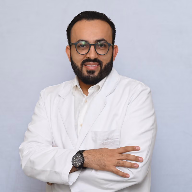 د. مؤمن بكر - جراحة تجميل