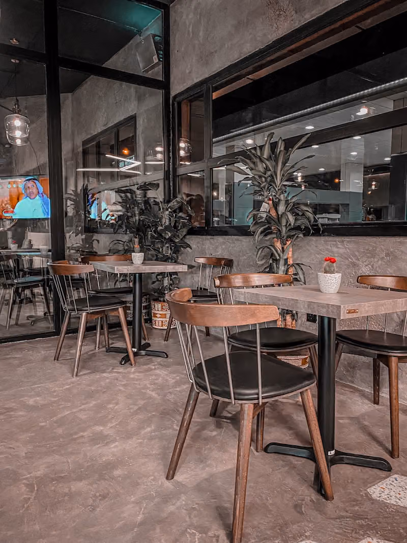 DAN CAFE