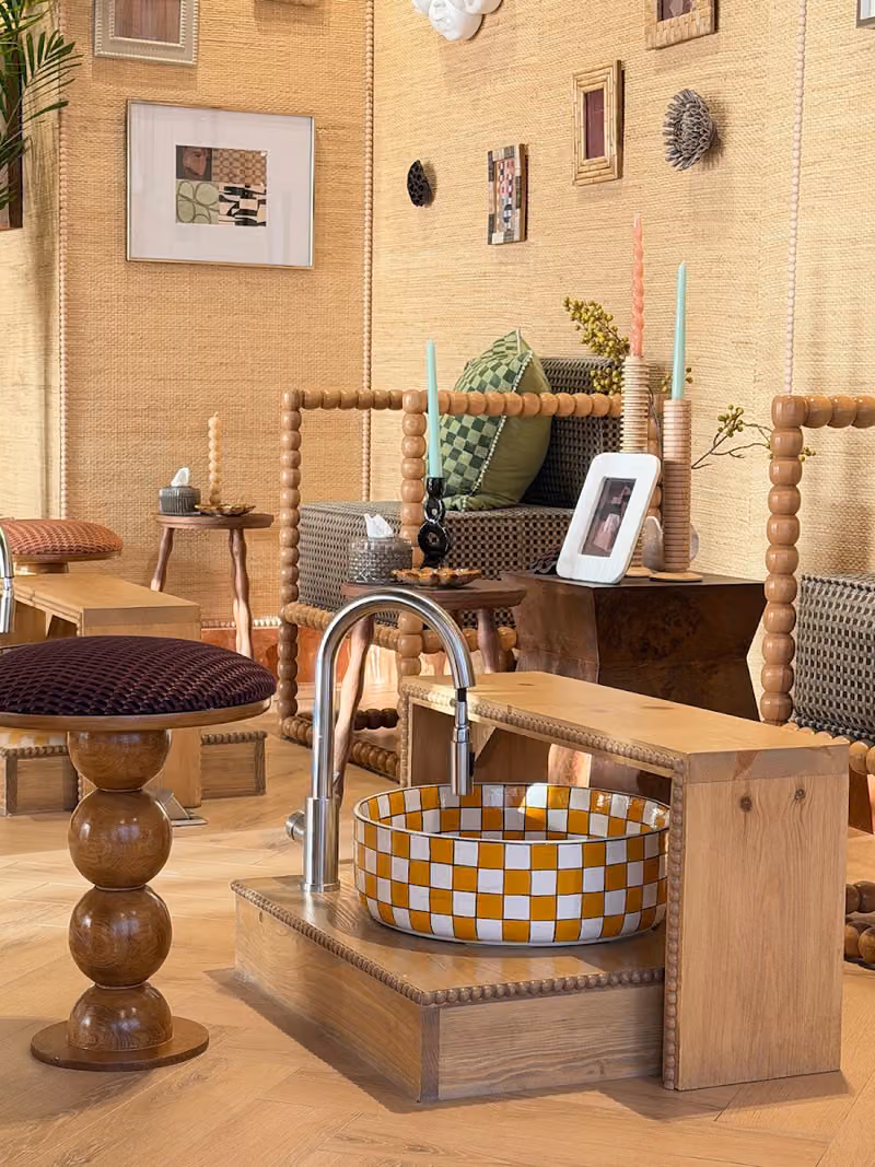 Day and Dawn Salon