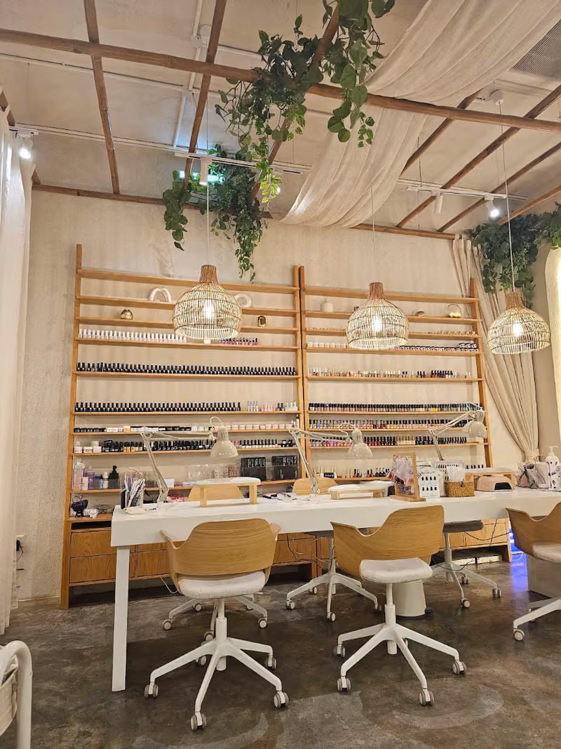 Dazzle beauty salon صالون دزل