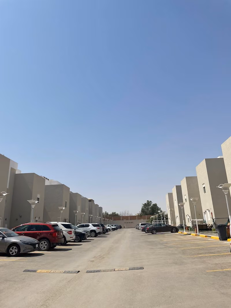 Del Mar Compound Riyadh Al Munsiyah