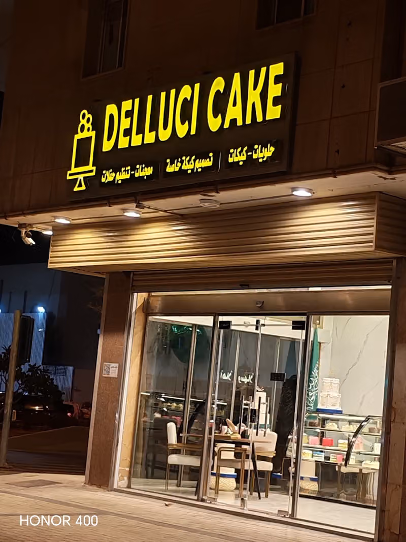 Delluci Cake