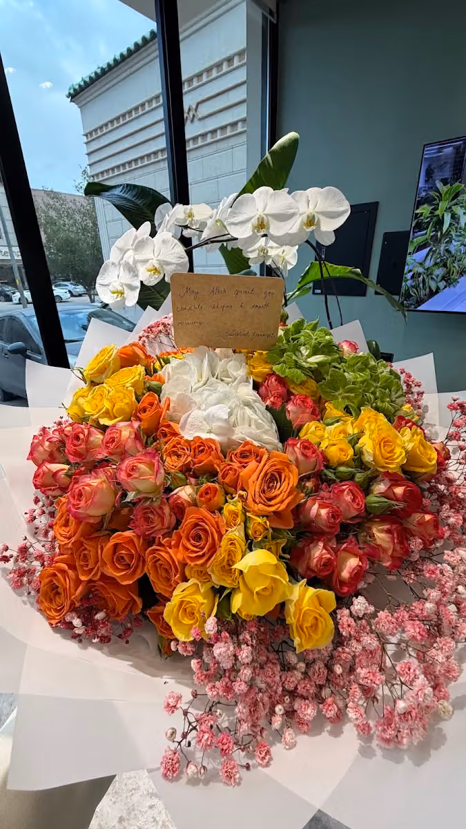 District Flowers & Greenery ديستريكت فلاورز سوق الورود بالجملة