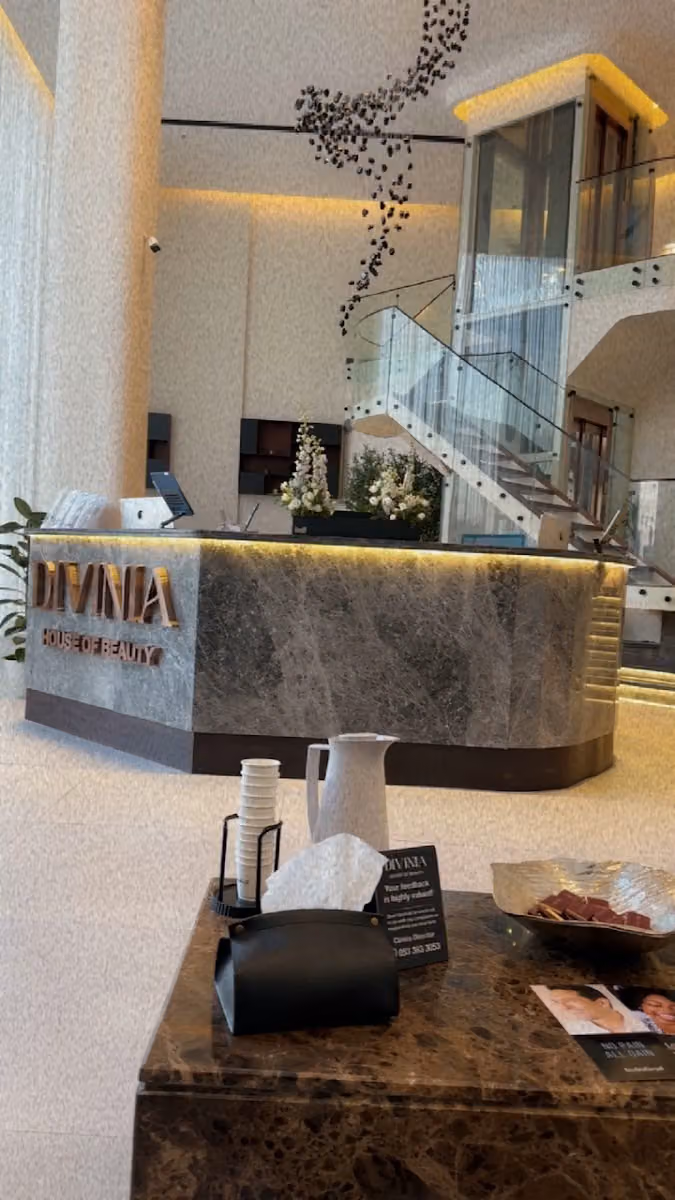 Divinia Clinic At Taawun - عيادة ديڤينيا التعاون
