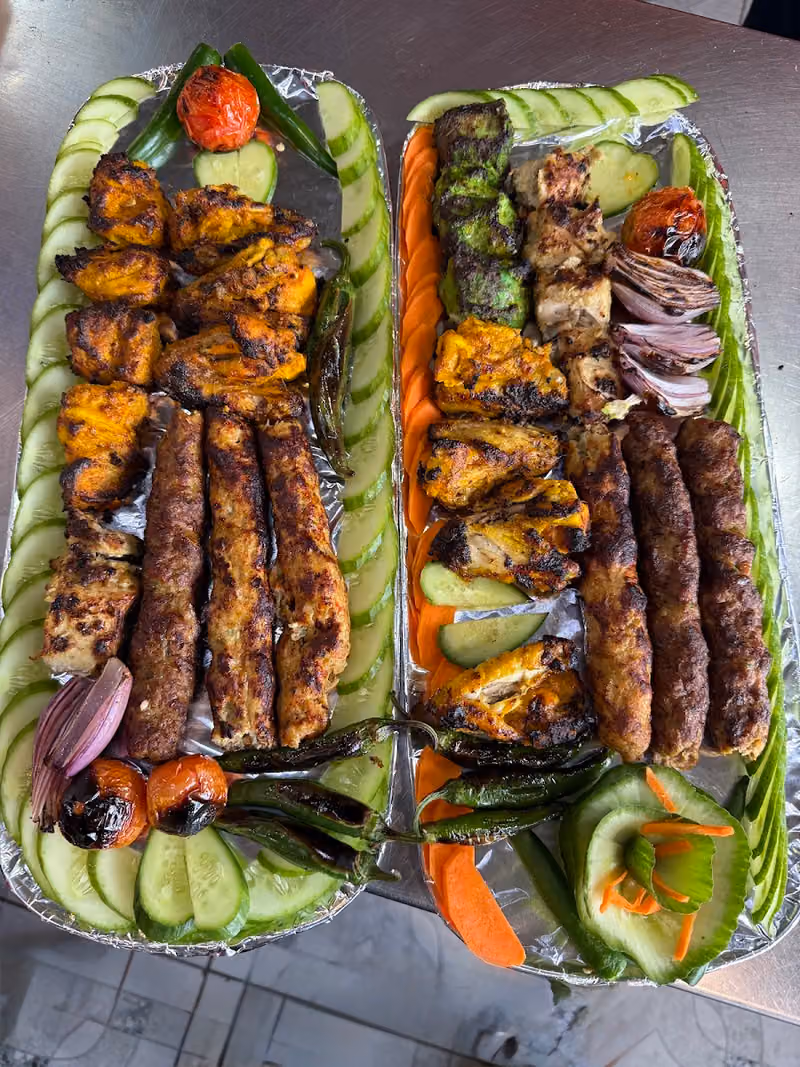 Diyar E Taiba Bukhari Restaurant مطعم ديار طیبہ البخاري