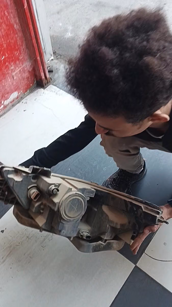 دكتور الزجاج