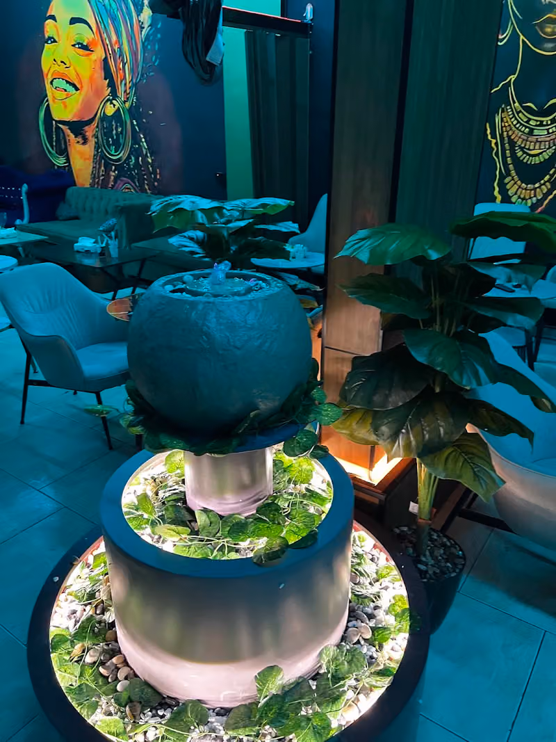 Dodi stage cafe & lounge