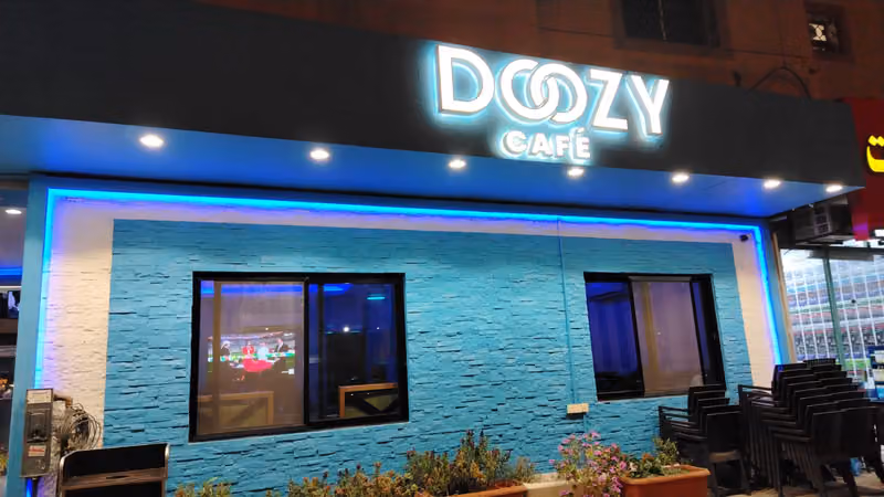 DOOZY CAFÉ دوزي كافيه ٠