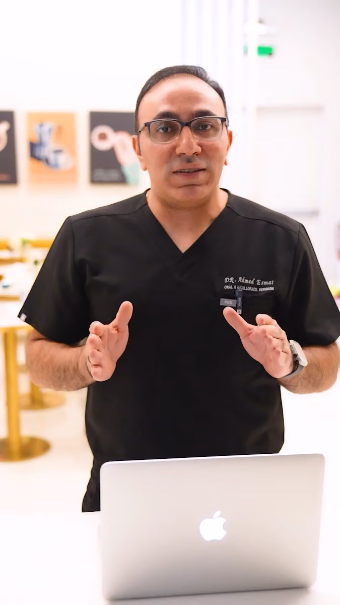 Dr.ahmed esmat د.احمد عصمت جراحه الوجه والفكين وزراعه الاسنان عيادات ريفريش