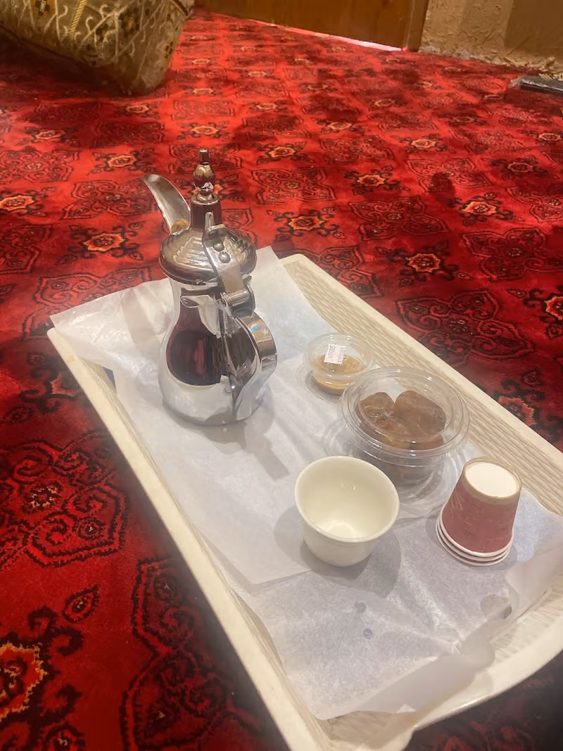 ديوانيه التاسعه للقهوه العربيه