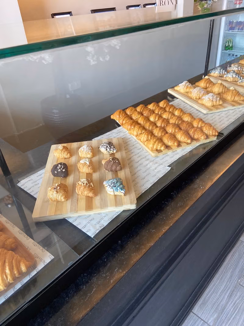 EnchAntee Bakery