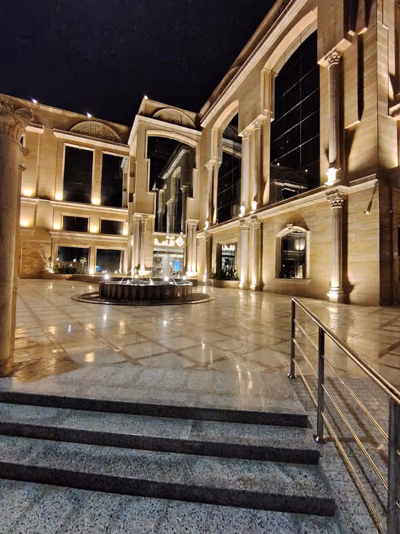 Eqamh Palace Hotel
