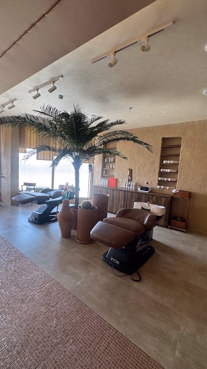 Fatma hair & nails