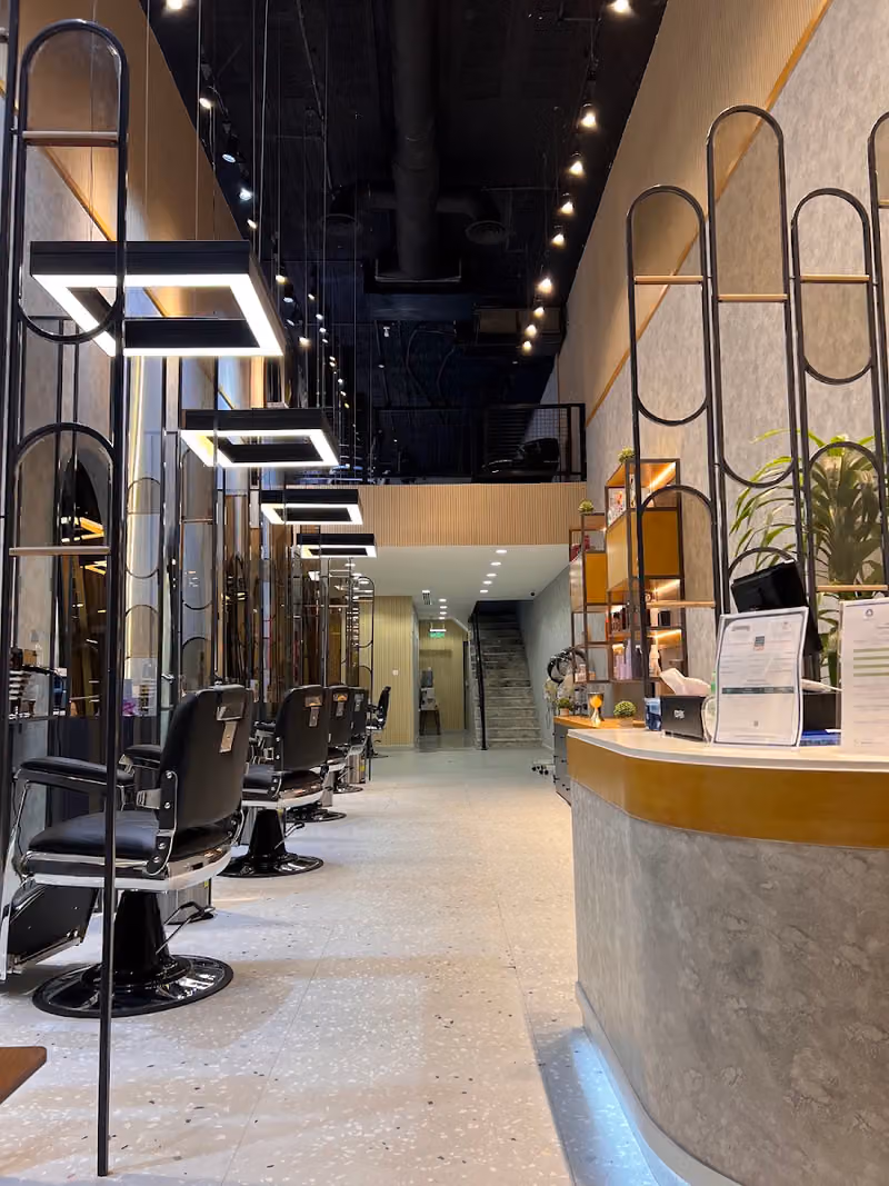 Five Minutes Barbershop صالون فايف منتس للحلاقة
