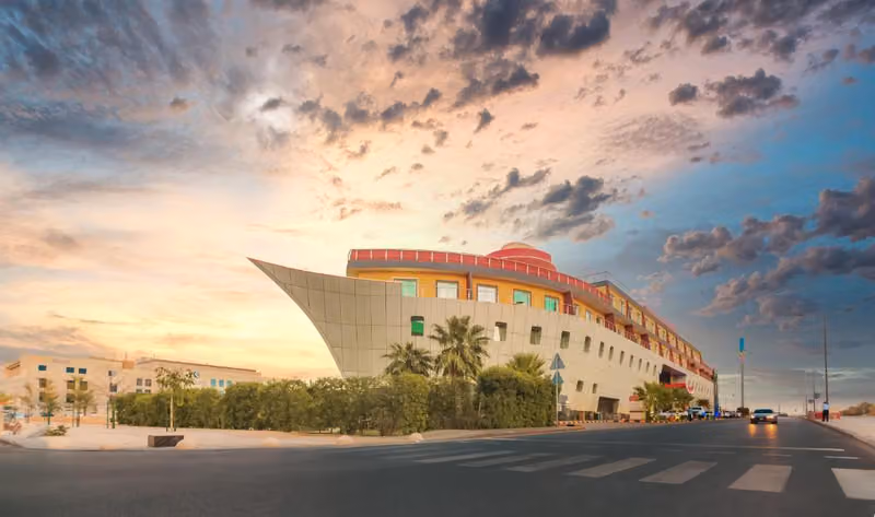 Golden Ship Hotel