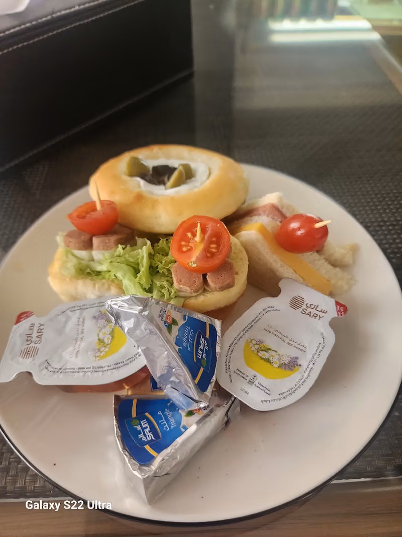 فندق لاند ووك -LAND WALK HOTEL