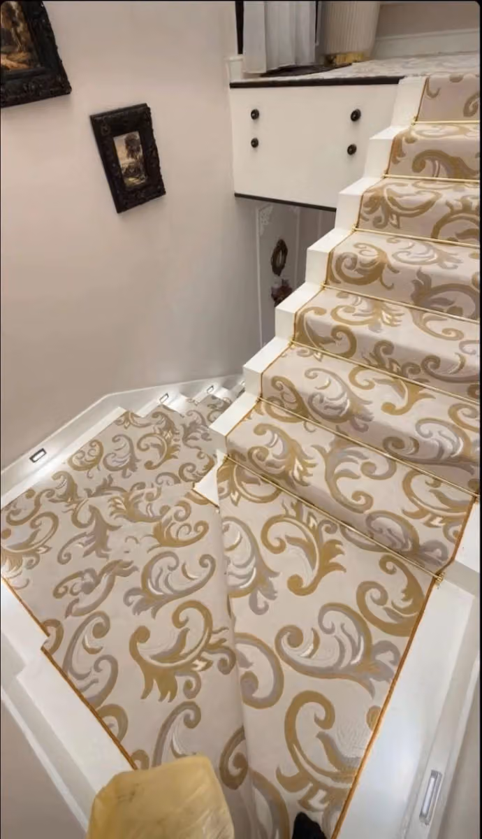 فني تركيب موكيت وسجاد بانواعه