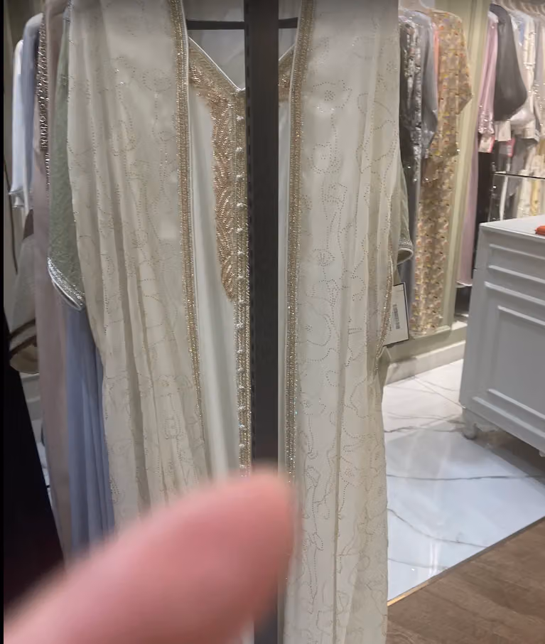 فرع عبايات لمسة حراير الكويتيه بنورما مول