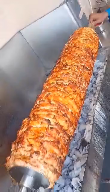 فطائر وشاورما تنال على الفحم فرع 2