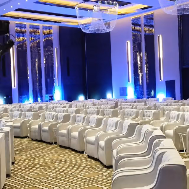 Furniture & Curtains Rental and manufacturing services for weddings, events and parties.