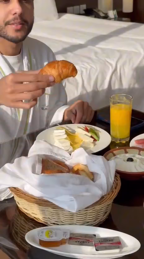 فندق جلوريا إن