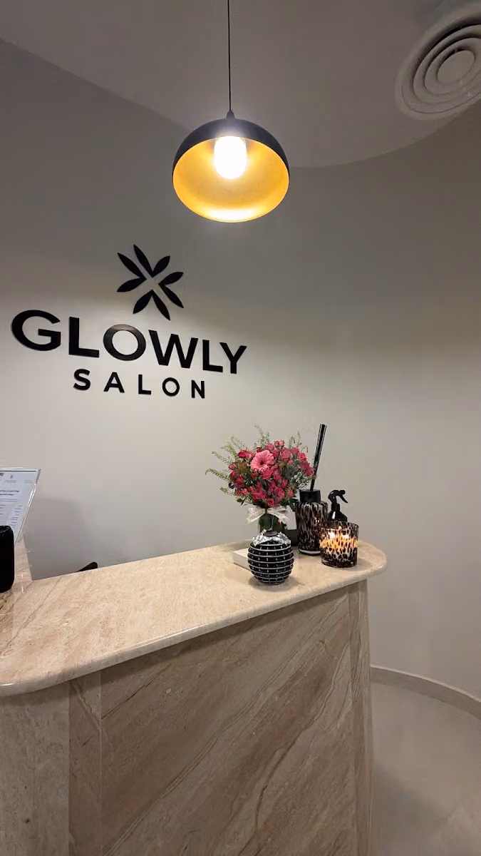 GLOWLY SALON صالون جلولي