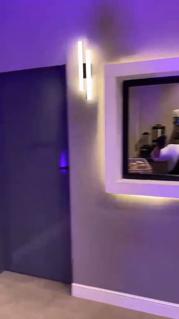 هاف مومنت