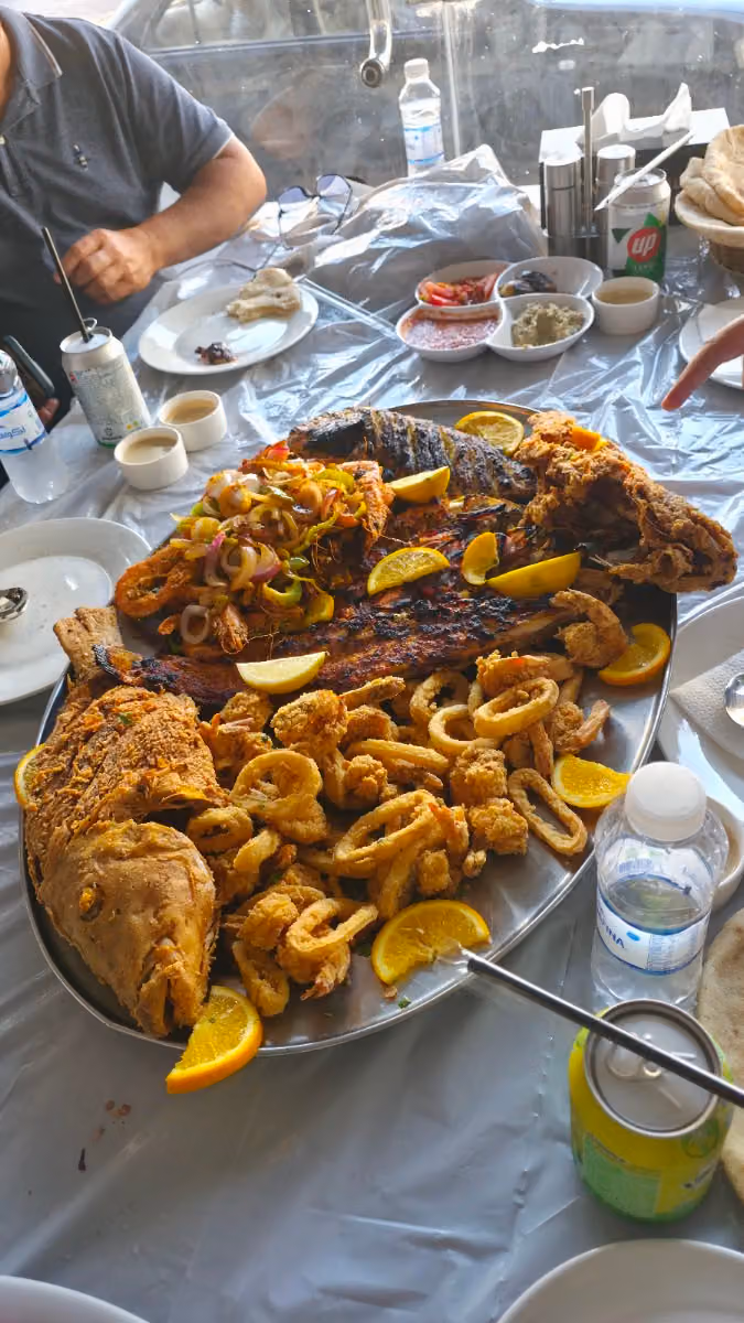مطعم اسماك هلا