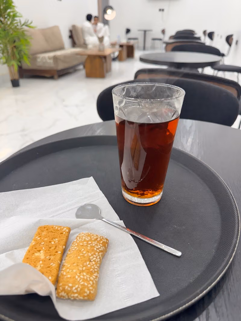 حبكة الشاي مخبوزات واكثر