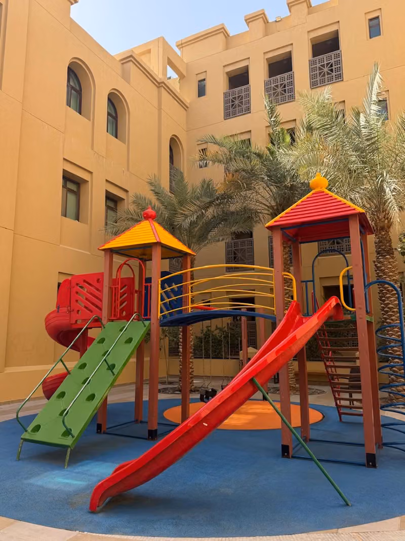 حضانة عالم النهار