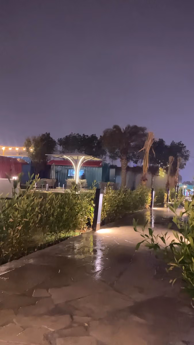 Hi Five Lounge & Cafe | مقهى هاي فايف لاونج