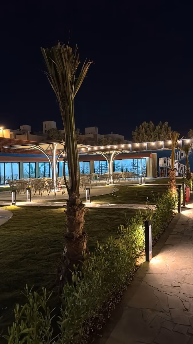 Hi Five Lounge & Cafe | مقهى هاي فايف لاونج