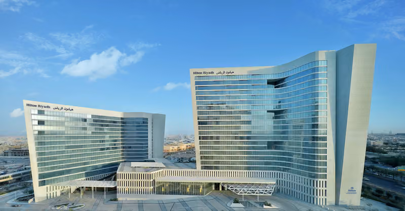 فندق هيلتون الرياض والشقق الفندقية