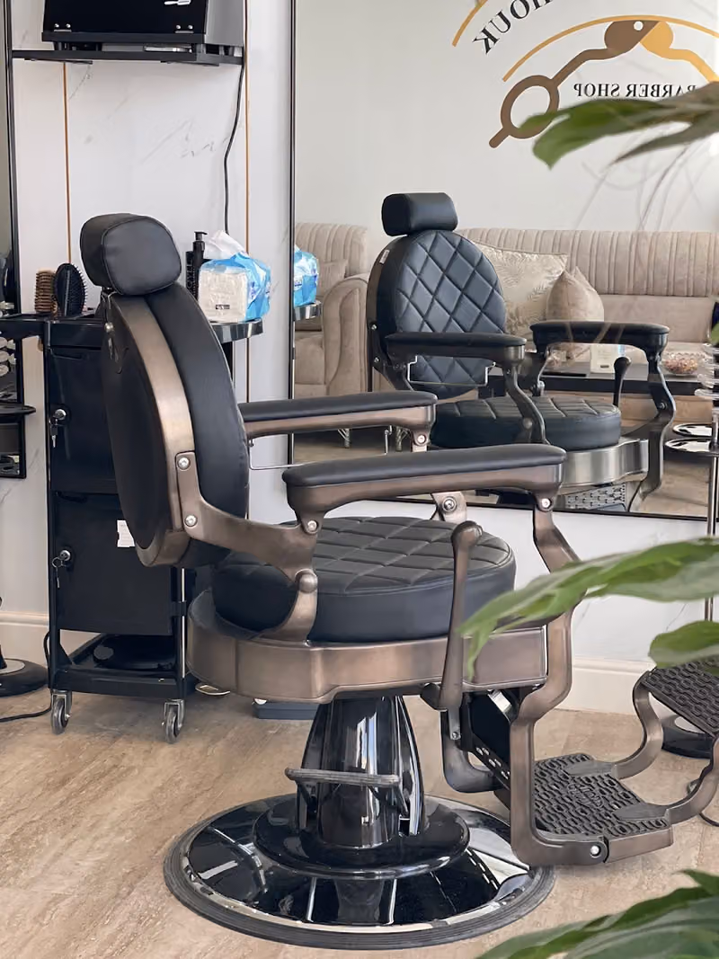 حلاق المقص الموثوق للحلاقة | Barber Trusted Scissors For Shaving