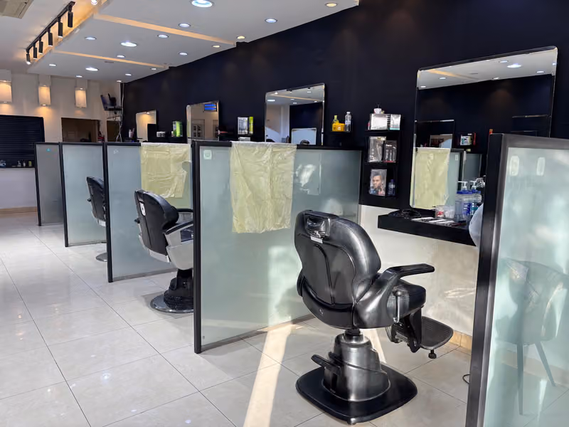 حلاق المشاهيرCelebrity Barber wnasat