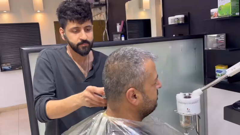 حلاق المشاهيرCelebrity Barber wnasat
