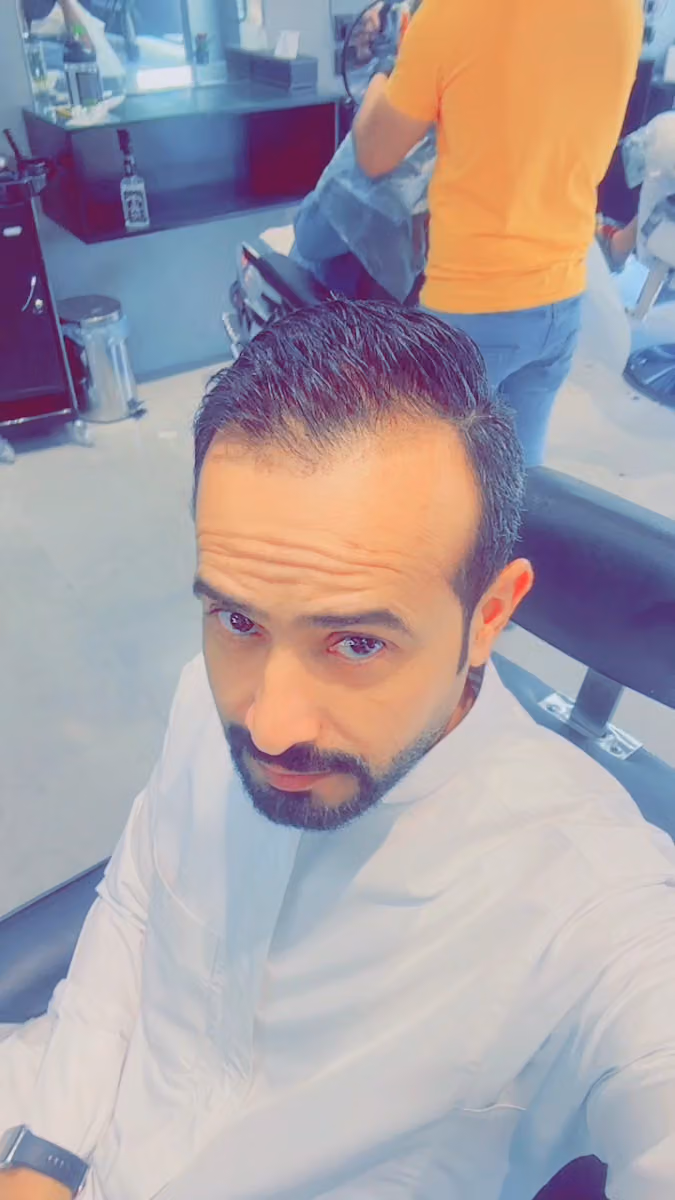 حلاق باب الأناقة للحلاقة - Bab AlEnaka Barbershop
