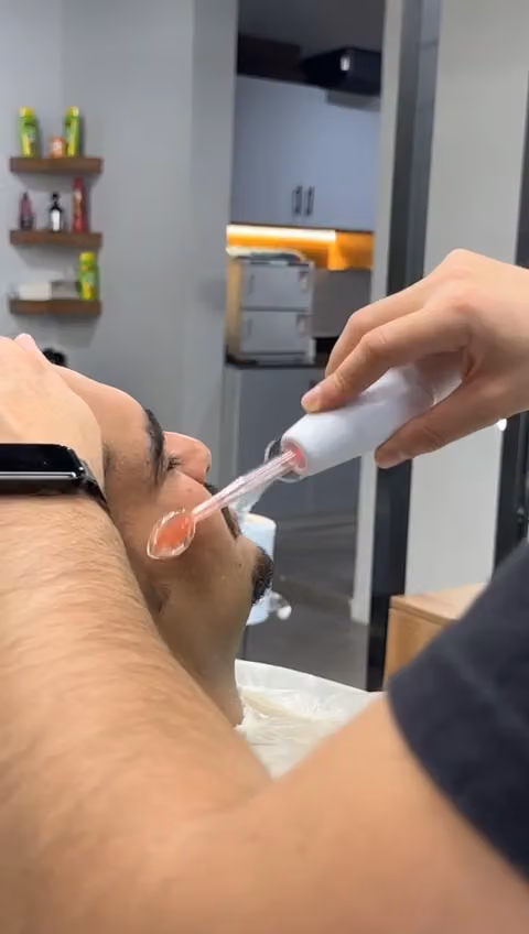 حلاق بلا حجز للرجال