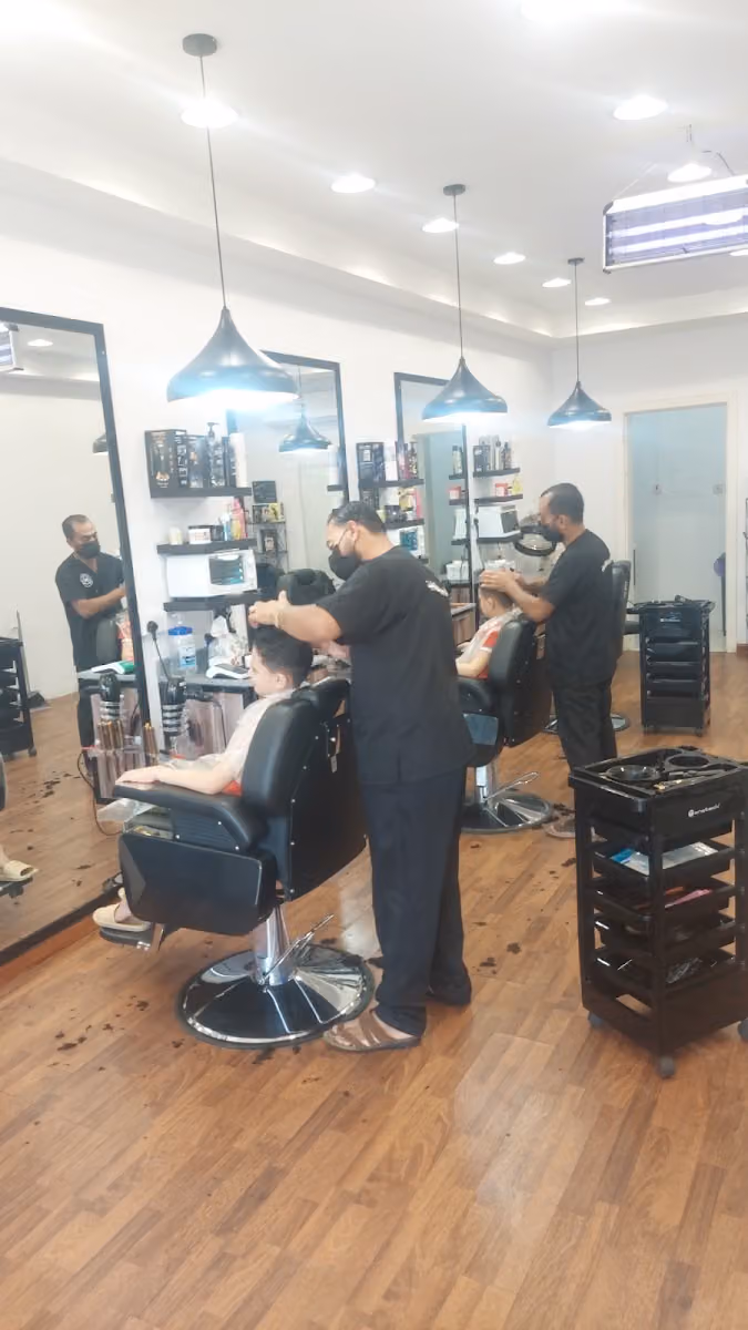 حلاق بيرم للحلاقة الرجالية PERM BARBER