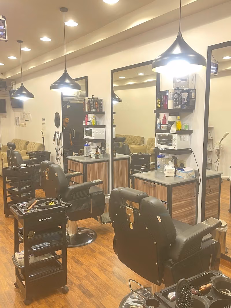 حلاق بيرم للحلاقة الرجالية PERM BARBER