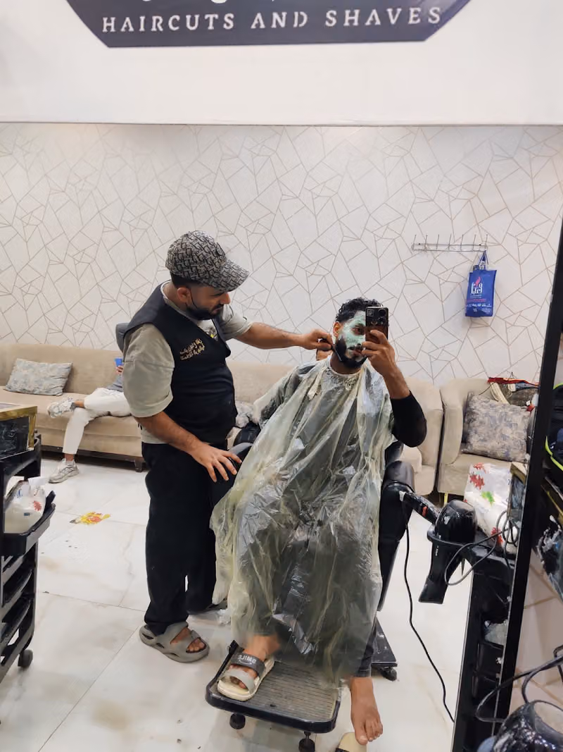 حلاق إبداع الفن