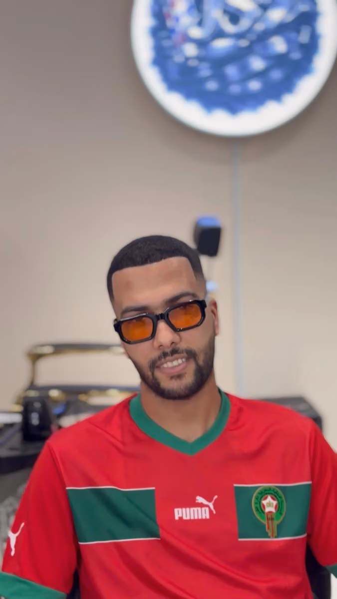 حلاق JS1